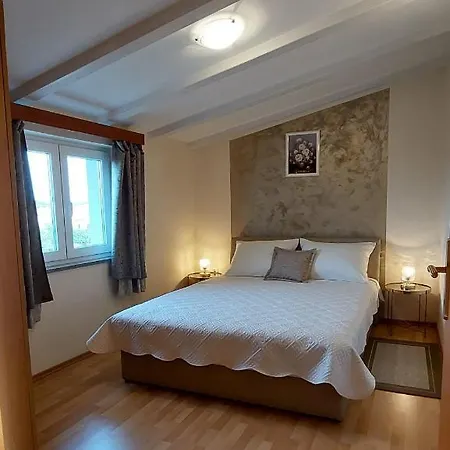 Apartmani Diva Malinska Exterior photo